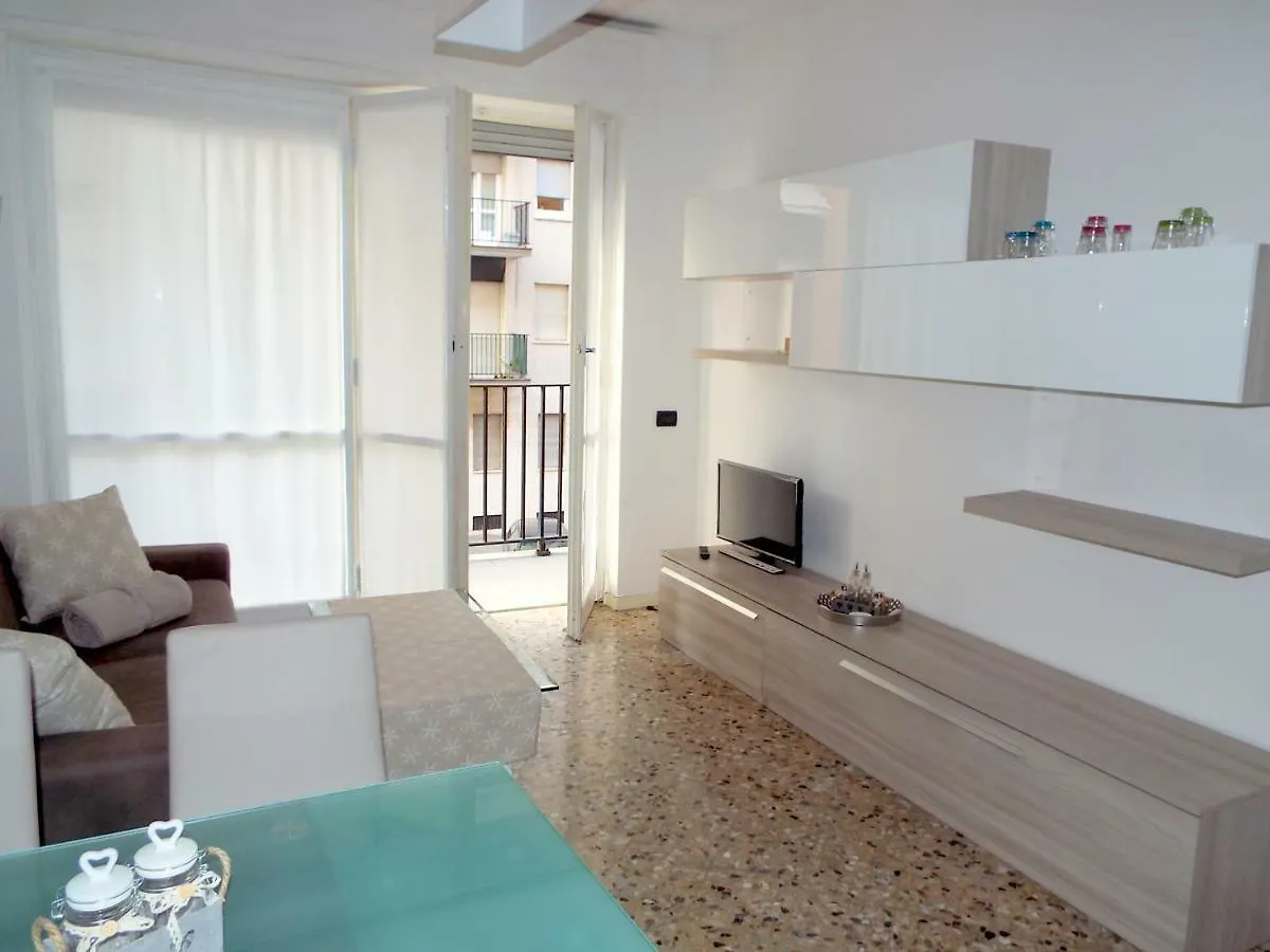 Lacaralele Apartment Milan 0*,